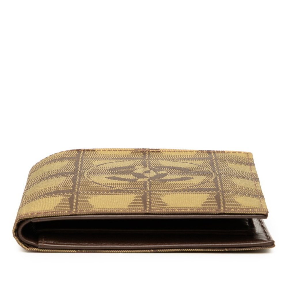 CHANEL Authentic Green Leather Logo Wallet - Picture 3 of 9